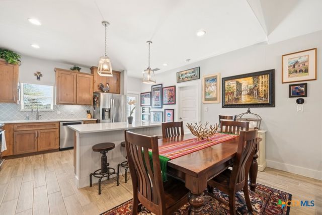 566 Whispering Breeze Drive, Canyon Lake, TX 78133