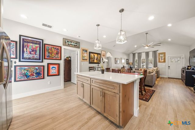 566 Whispering Breeze Drive, Canyon Lake, TX 78133