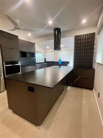 747 2ND STREET N, St Petersburg, FL 33701