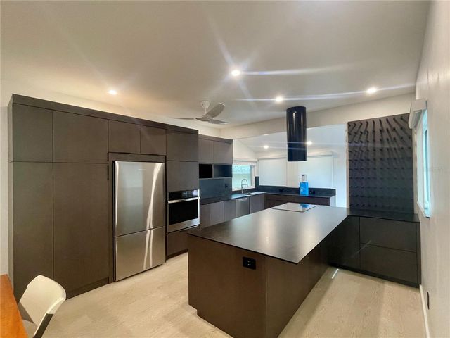 747 2ND STREET N, St Petersburg, FL 33701