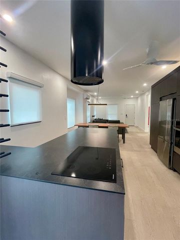 747 2ND STREET N, St Petersburg, FL 33701