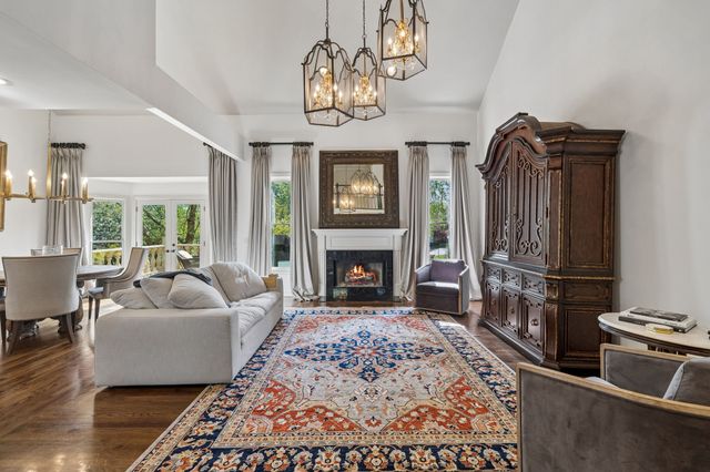203 Kensington Park, Nashville, TN 37215