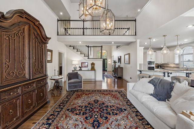 203 Kensington Park, Nashville, TN 37215
