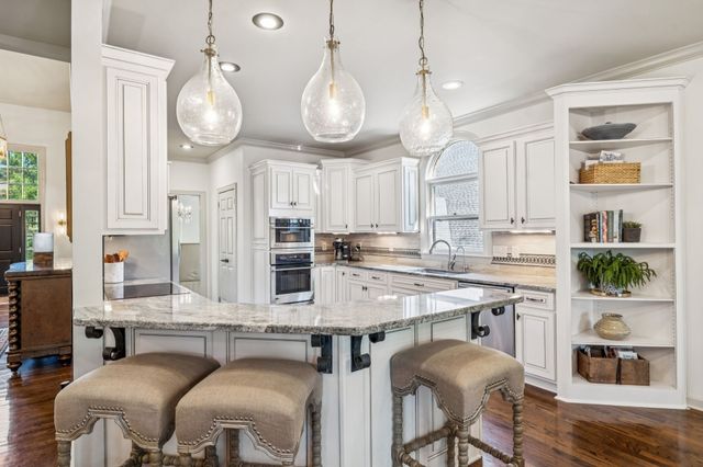 203 Kensington Park, Nashville, TN 37215