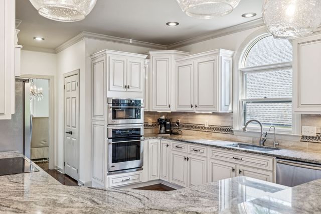 203 Kensington Park, Nashville, TN 37215