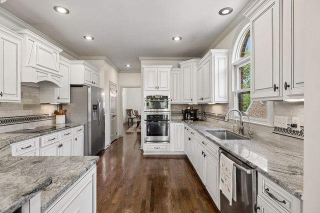 203 Kensington Park, Nashville, TN 37215