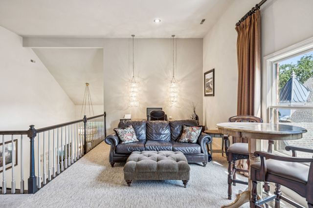 203 Kensington Park, Nashville, TN 37215