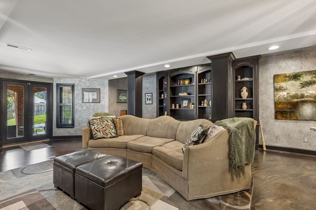 203 Kensington Park, Nashville, TN 37215