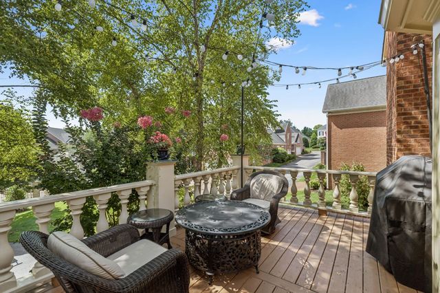 203 Kensington Park, Nashville, TN 37215