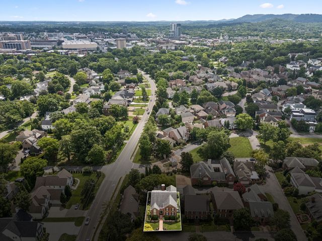 203 Kensington Park, Nashville, TN 37215
