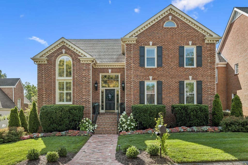 203 Kensington Park, Nashville, TN 37215