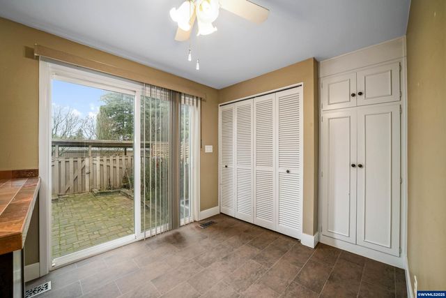 1283 Karen Wy NW, Salem, OR 97304