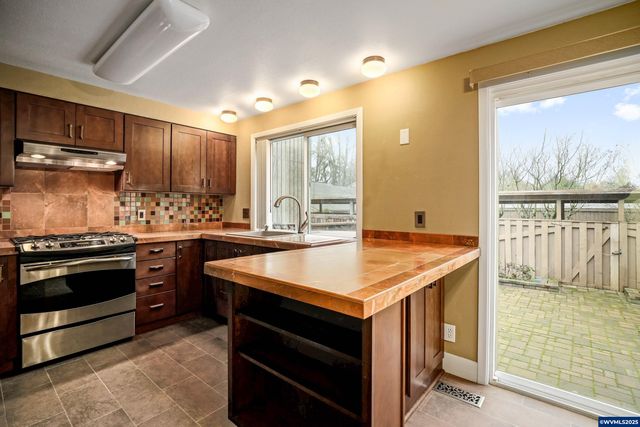 1283 Karen Wy NW, Salem, OR 97304