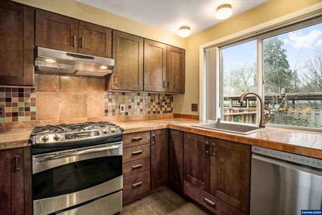 1283 Karen Wy NW, Salem, OR 97304