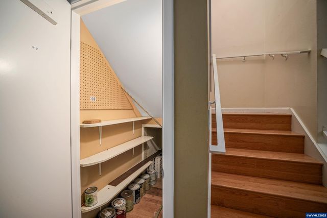 1283 Karen Wy NW, Salem, OR 97304