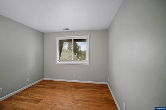 1283 Karen Wy NW, Salem, OR 97304