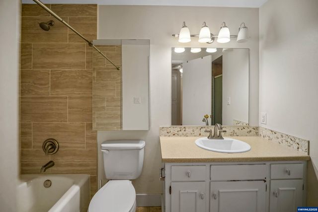 1283 Karen Wy NW, Salem, OR 97304