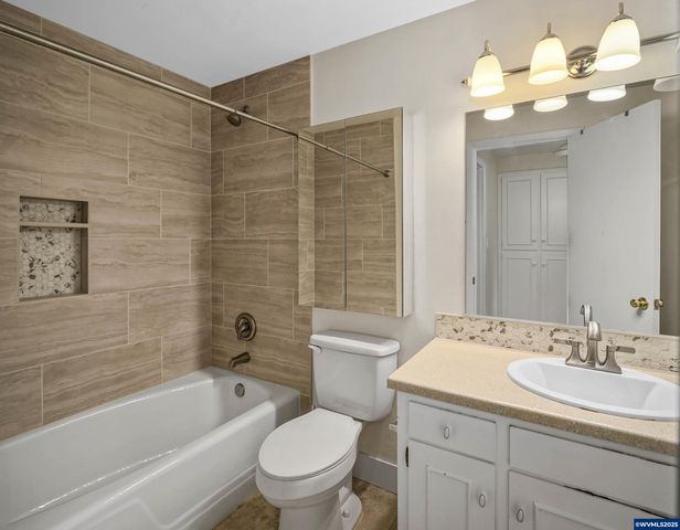 1283 Karen Wy NW, Salem, OR 97304