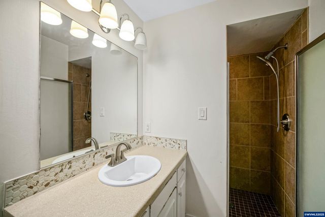 1283 Karen Wy NW, Salem, OR 97304