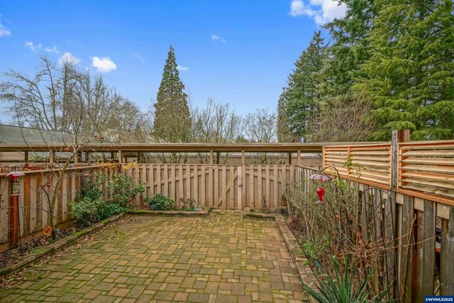 1283 Karen Wy NW, Salem, OR 97304