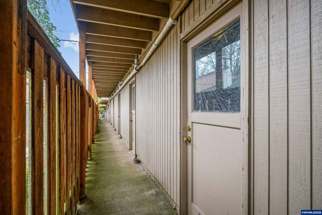 1283 Karen Wy NW, Salem, OR 97304