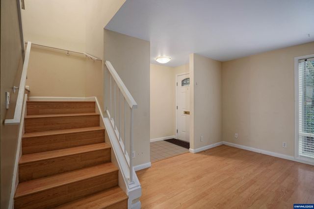 1283 Karen Wy NW, Salem, OR 97304