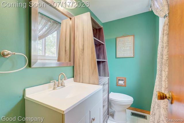 53625 Shelby Road, Utica, MI 48316