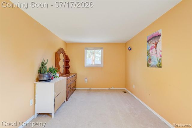 53625 Shelby Road, Utica, MI 48316