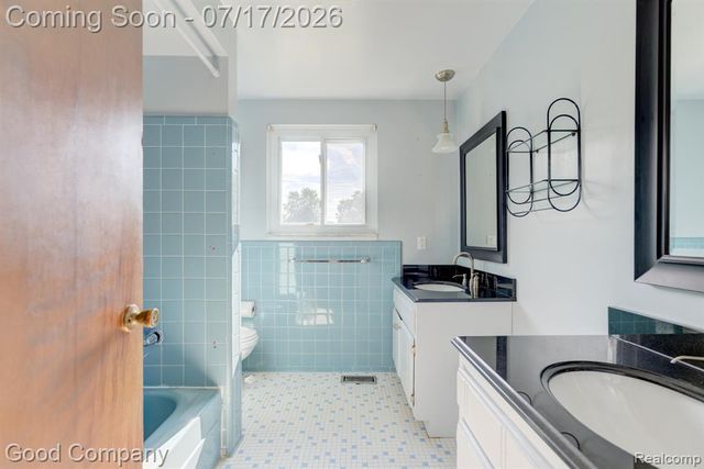 53625 Shelby Road, Utica, MI 48316