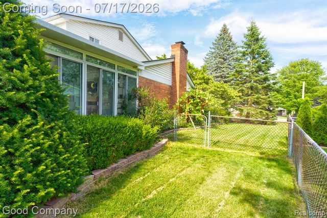 53625 Shelby Road, Utica, MI 48316