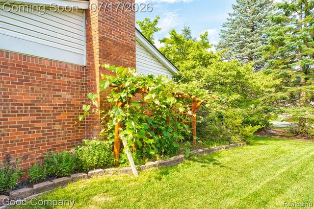 53625 Shelby Road, Utica, MI 48316