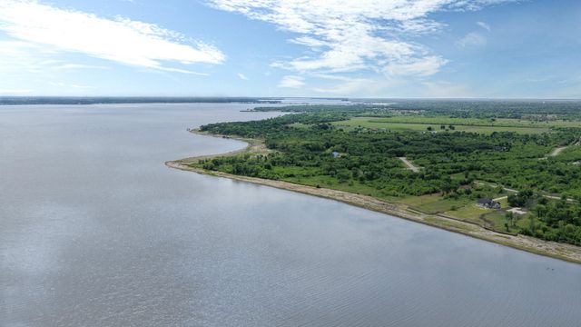 9433 W Shoreline Drive, Kemp, TX 75143
