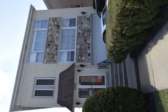 5025 Carol Street 2, Skokie, IL 60077