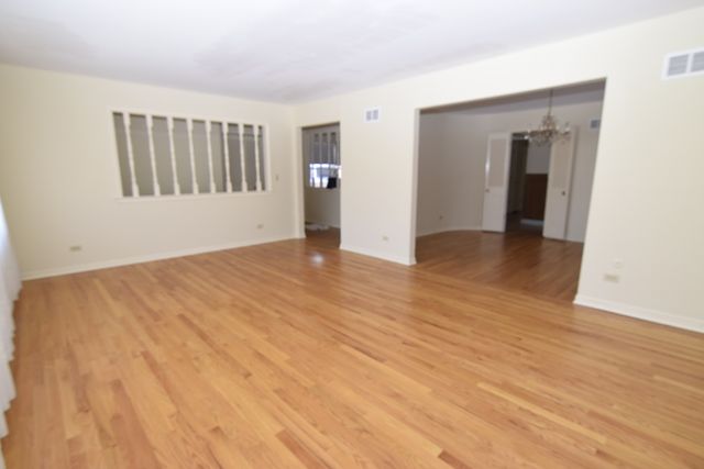 5025 Carol Street 2, Skokie, IL 60077
