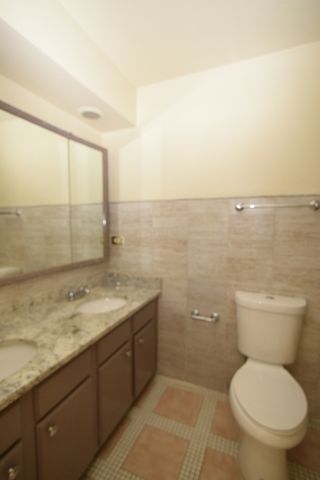 5025 Carol Street 2, Skokie, IL 60077