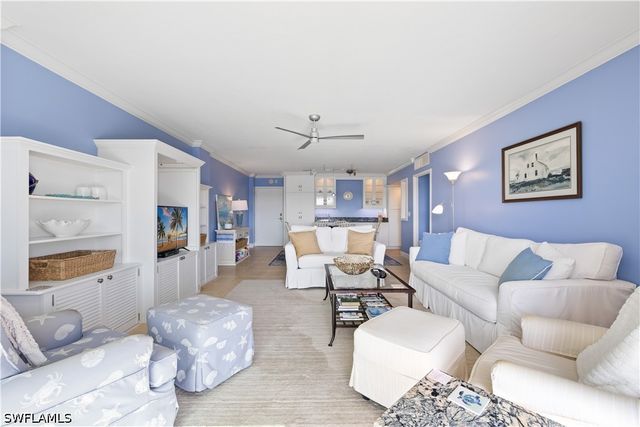 1977 Gulf Shore BLVD N 504, Naples, FL 34102