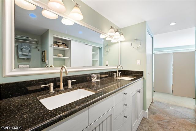 1977 Gulf Shore BLVD N 504, Naples, FL 34102