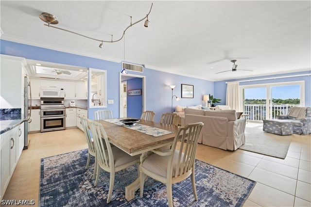 1977 Gulf Shore BLVD N 504, Naples, FL 34102