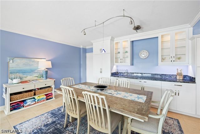 1977 Gulf Shore BLVD N 504, Naples, FL 34102