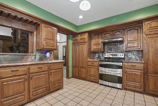 2966 W Berwick Street, Claremore, OK 74017