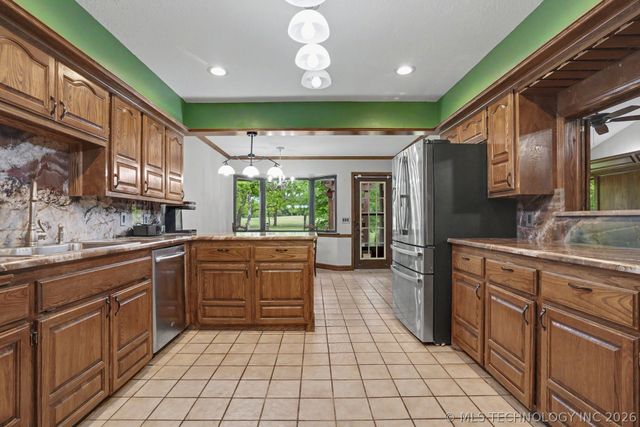 2966 W Berwick Street, Claremore, OK 74017