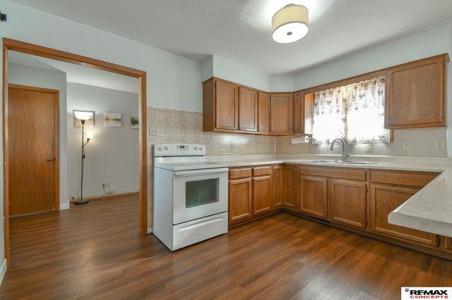 4221 N 11 Street, Lincoln, NE 68521