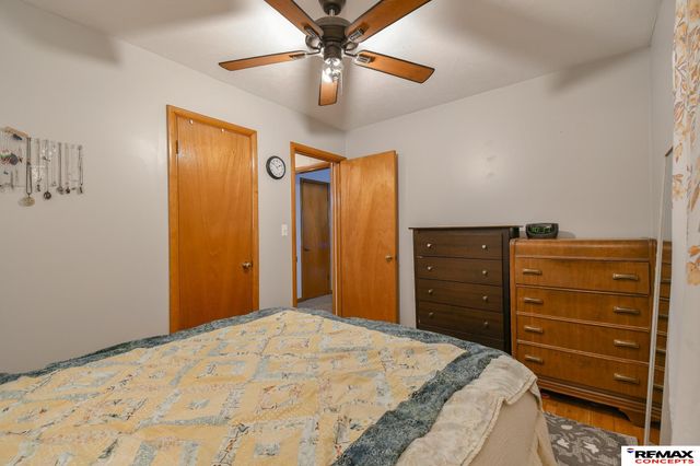 4221 N 11 Street, Lincoln, NE 68521