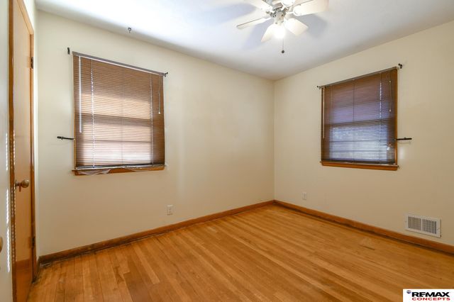 4221 N 11 Street, Lincoln, NE 68521