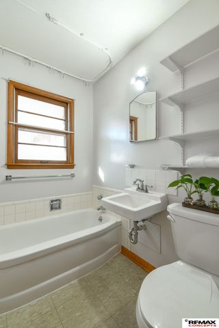 4221 N 11 Street, Lincoln, NE 68521