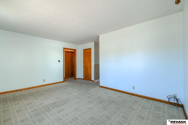 4221 N 11 Street, Lincoln, NE 68521