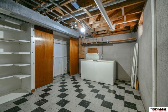 4221 N 11 Street, Lincoln, NE 68521