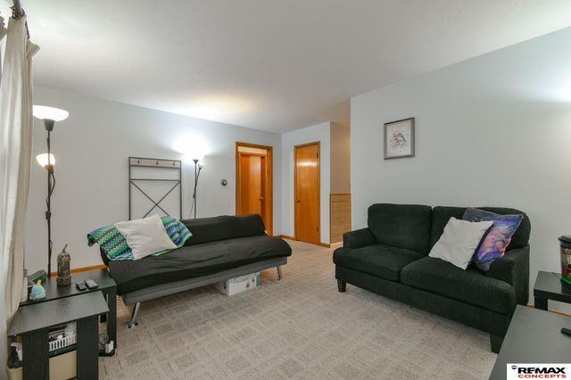 4221 N 11 Street, Lincoln, NE 68521