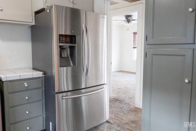 421 Holtby Road, Bakersfield, CA 93304