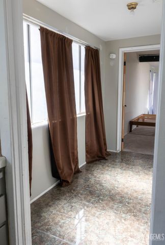 421 Holtby Road, Bakersfield, CA 93304